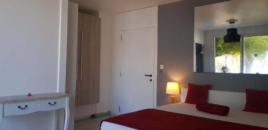 Romantique Et Bel Appartement En Bord De La Mer, Piscine Surveillee Et Belle Plage A 50M Сен Франсоа Екстериор снимка