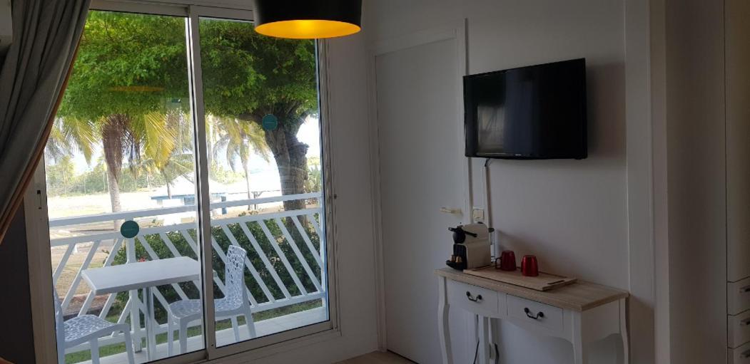 Romantique Et Bel Appartement En Bord De La Mer, Piscine Surveillee Et Belle Plage A 50M Сен Франсоа Екстериор снимка