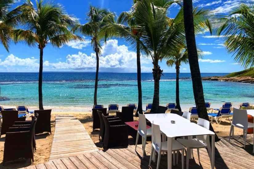 Romantique Et Bel Appartement En Bord De La Mer, Piscine Surveillee Et Belle Plage A 50M Сен Франсоа Екстериор снимка